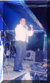 solo_13_stage.jpg (29974 bytes)